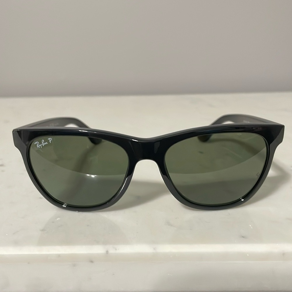Ray-Ban RB4184 Square Sunglasses